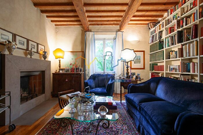 Casa con 6 locali in vendita in San Giuliano Terme