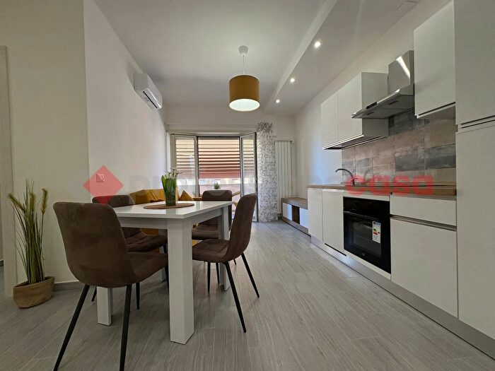 Appartamento trilocale in vendita in Via Zicchieri, Terracina