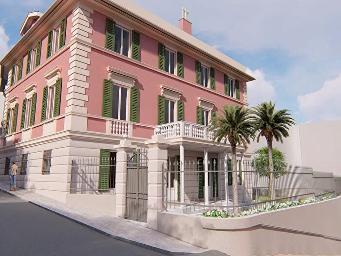 Appartamento quadrilocale in vendita in Via Montegalletto, Genova