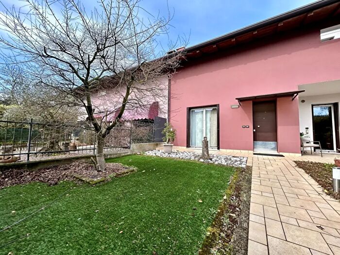 Casa quadrilocale in vendita in Via Colombare, Cerea