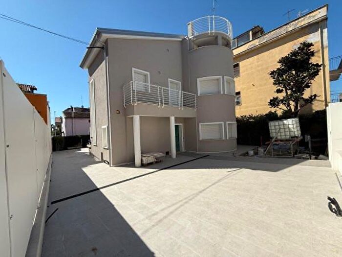 Casa con 5 locali in vendita in Via Giovanni Pascoli, Civitanova Marche
