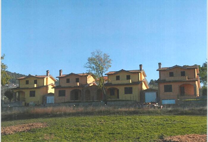 Casa con 5 locali in vendita in Calvi DellUmbria