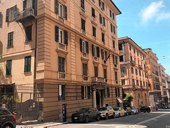 Appartamento con 6 locali in affitto in Via Assarotti, Manin, Genova