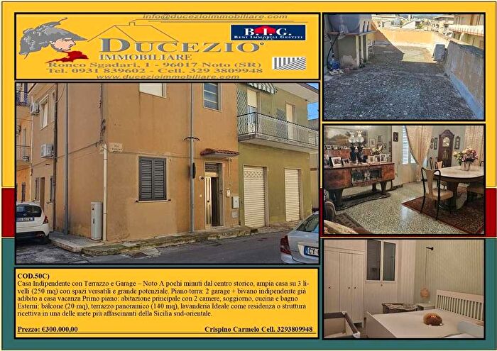 Casa con 5 locali in vendita in Via Ferrini, Noto