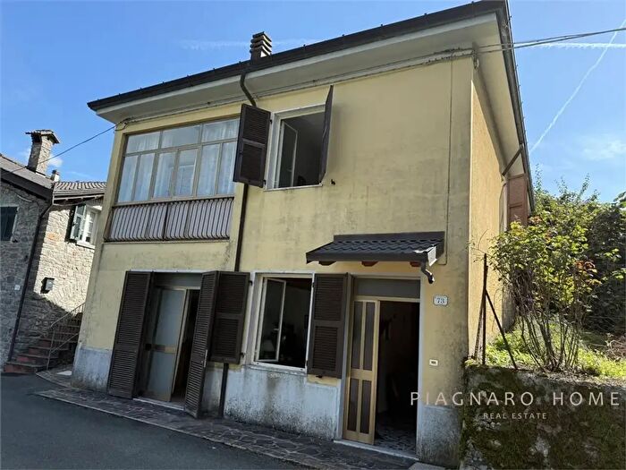 Casa con 5 locali in vendita in Via Coloretta, Zeri