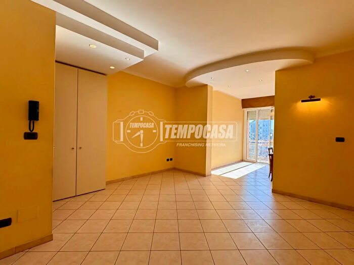 Appartamento con 5 locali in vendita in Via della Gabella, Bologna