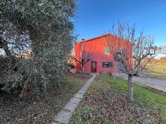 Casa con 6 locali in vendita in Località Poggio del SoleVaiano, Castiglione Del Lago
