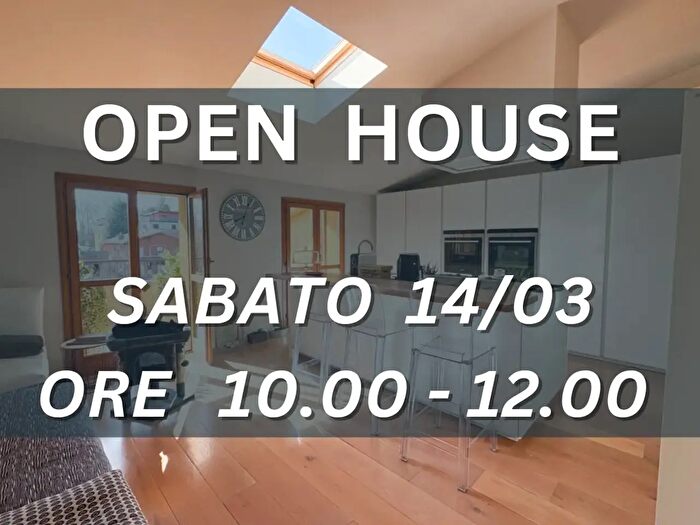 Appartamento quadrilocale in vendita in Via Giuseppe Piermarini, Biassono