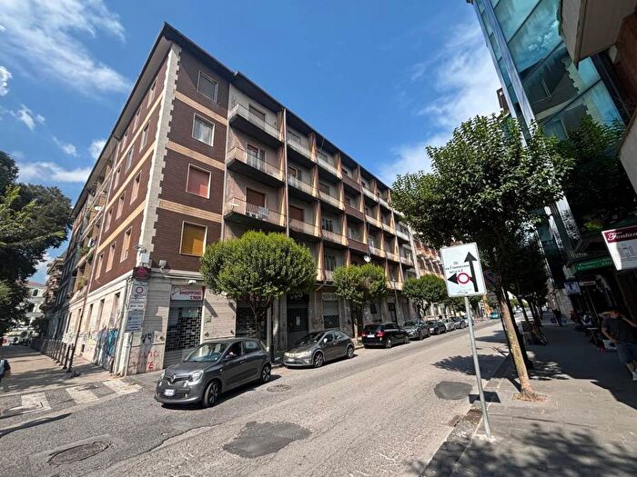 Appartamento trilocale in affitto in Corso Europa, Emanuele II C Colombo Morelli e Silvati, Avellino