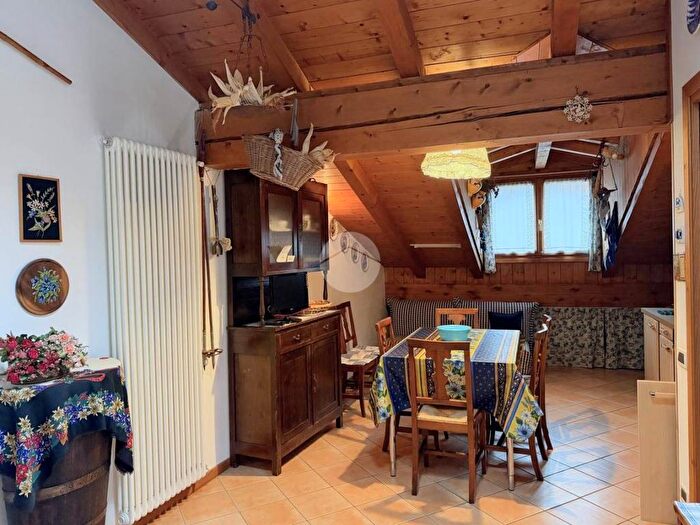 Appartamento bilocale in affitto in Via castello, Centro, Ponte di Legno
