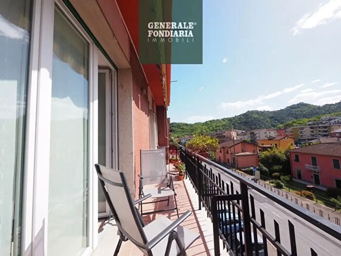 Appartamento quadrilocale in vendita in Follo