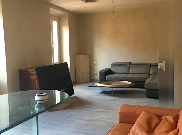 Appartamento trilocale in affitto in Piazza Cavalli Piacenza, Piacenza