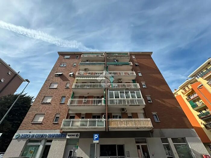 Appartamento trilocale in vendita in Via Pirano, Trieste