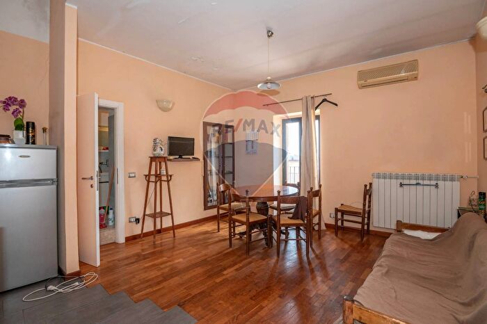 Appartamento con 5 locali in vendita in Via del Rosario, Caltagirone