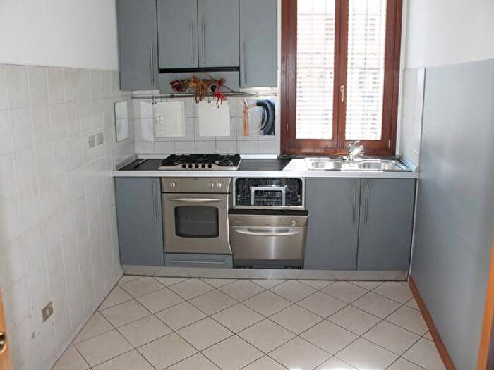 Appartamento trilocale in affitto in Via San Gottardo, San Biagio, Monza