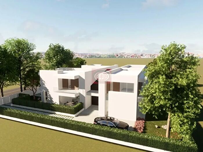 Casa con 5 locali in vendita in Cesena