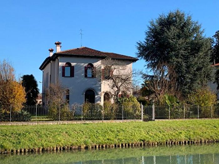 Casa quadrilocale in vendita in Via Città Giardino, Mira