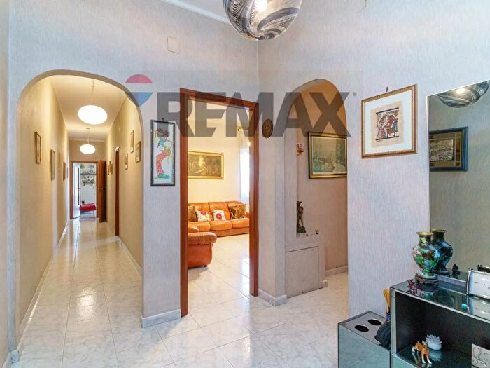 Appartamento con 8 locali in vendita in Via XXXI Maggio, Catania