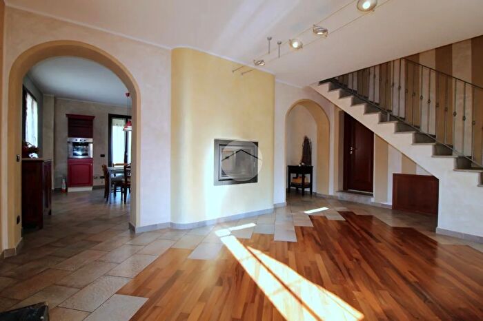 Casa con 5 locali in vendita in Strada San Giacomo, Pocapaglia