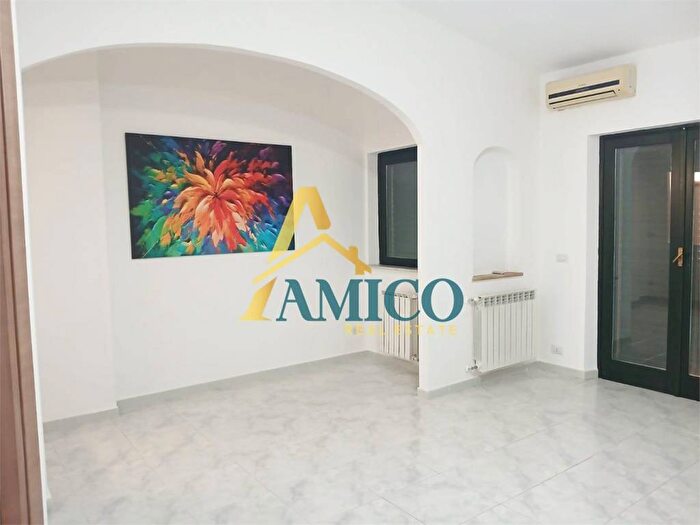 Appartamento quadrilocale in affitto in Via Costanza D'Altavilla snc, Centro, Bagheria