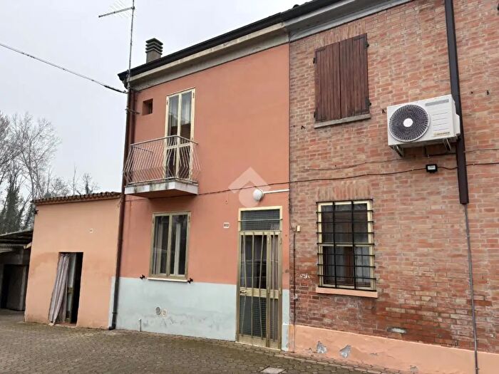 Casa bilocale in vendita in Via Comacchio, Ferrara