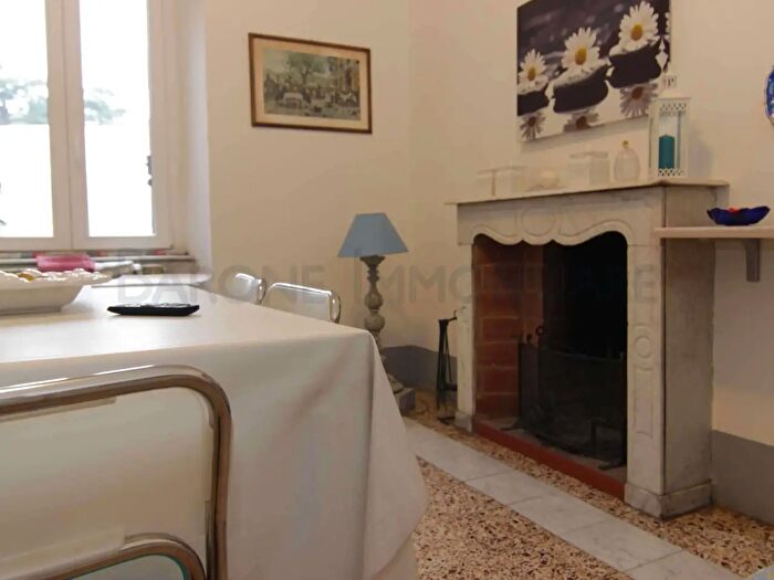 Appartamento con 7 locali in vendita in Via Luglio, Carrara