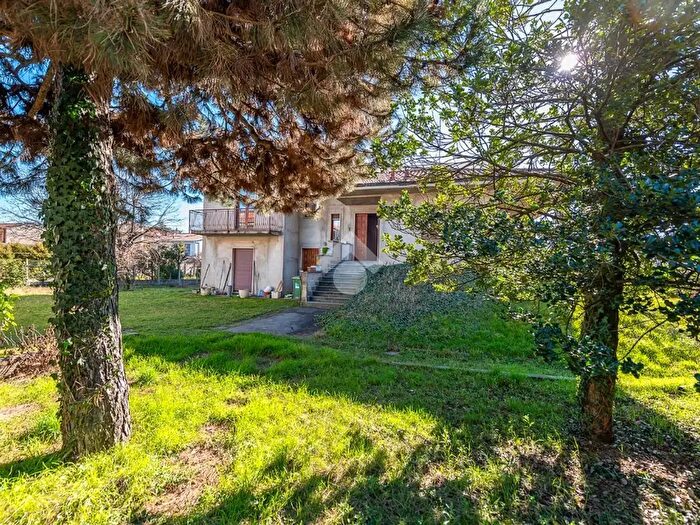 Casa con 5 locali in vendita in Via Garibaldi, Rescaldina