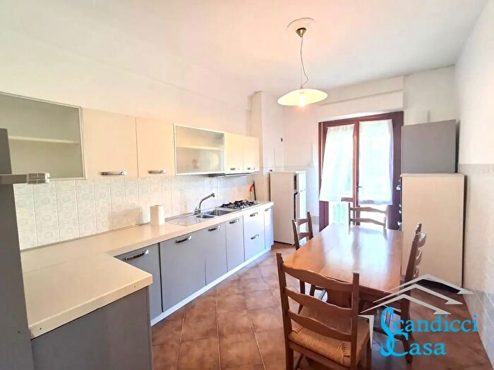 Appartamento quadrilocale in affitto in Via Sassetti, Scandicci