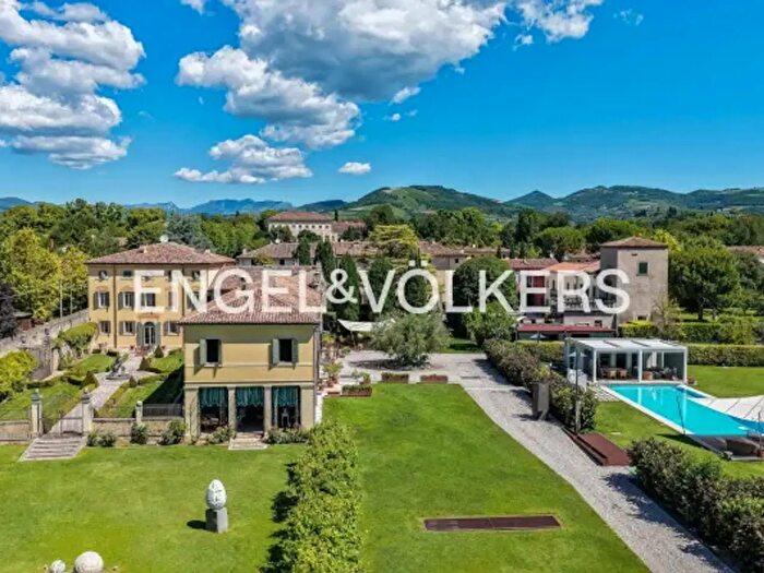 Casa con 6 locali in vendita in Via Alcide De Gasperi, Illasi