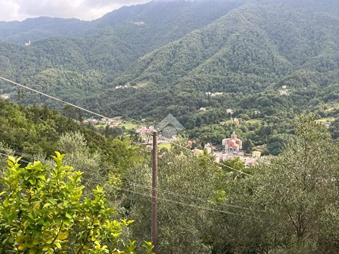 Casa con 6 locali in vendita in Via Scagnelli, Cicagna