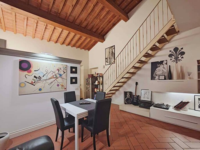 Appartamento con 5 locali in affitto in Via Castelletti, Signa