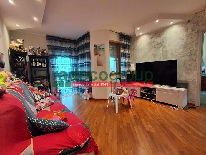 Appartamento quadrilocale in vendita in Via della Scopaia, Livorno