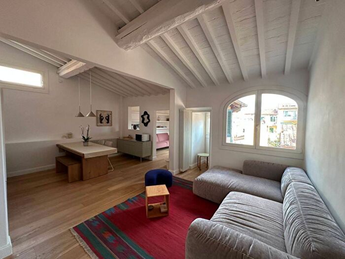 Appartamento quadrilocale in affitto in Via San Zanobi, San Marco SS Annunziata, Firenze
