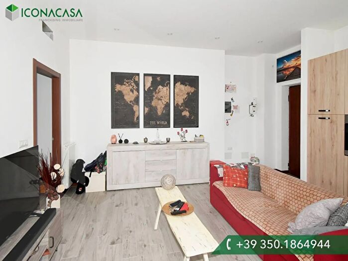 Appartamento bilocale in vendita in Via Alberto da Giussano, Villa Cortese