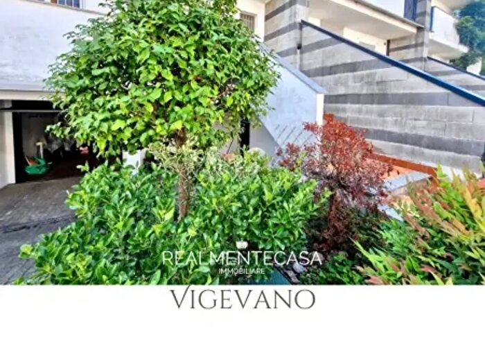 Casa quadrilocale in vendita in Corso Giacomo Brodolini, Vigevano
