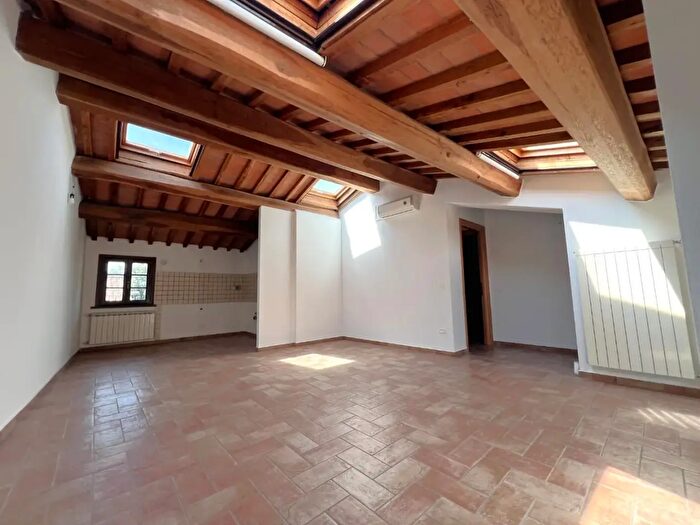 Appartamento con 5 locali in vendita in Tosco Romagnola, Cascina