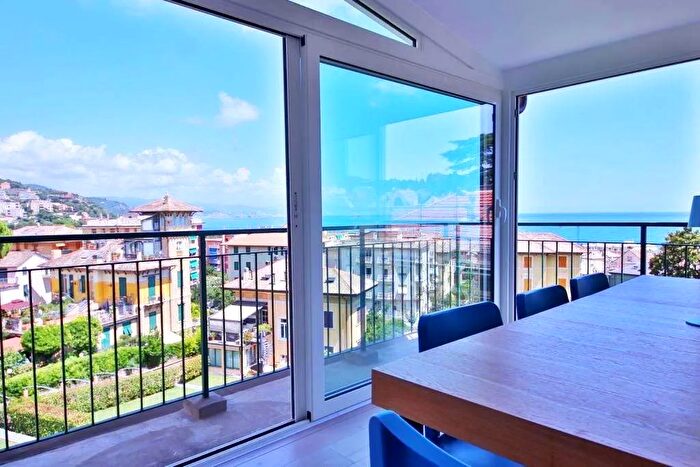 Appartamento con 6 locali in vendita in Via Dante, Arenzano