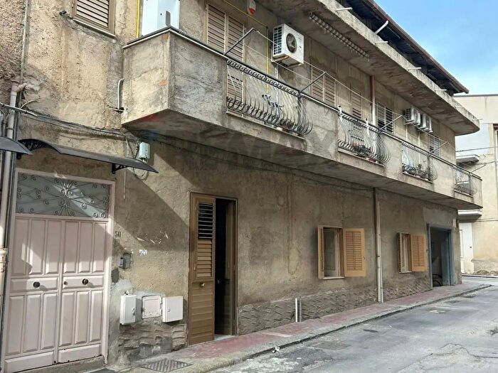 Appartamento trilocale in vendita in Via Bari, Favara