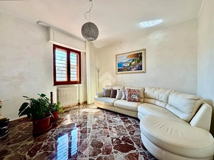 Appartamento quadrilocale in vendita in Via Conte Carlo Sforza, Monopoli