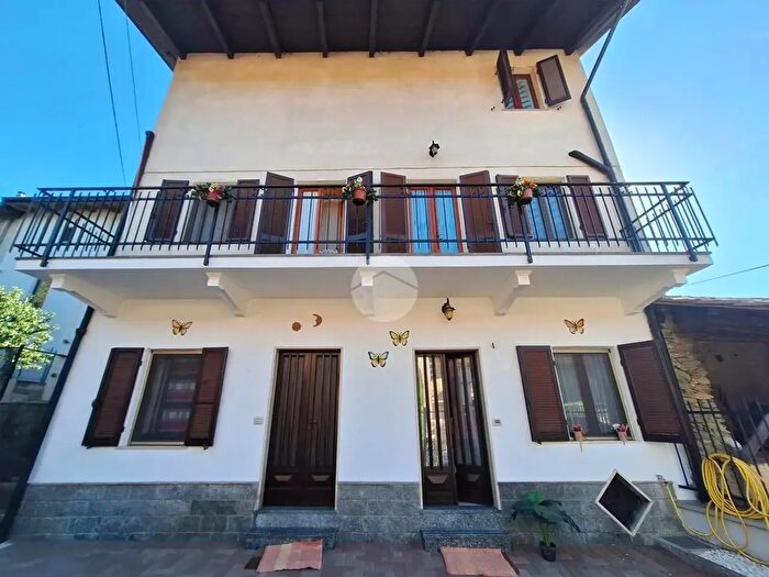 Casa con 5 locali in vendita in Vicolo Matti, Caravino