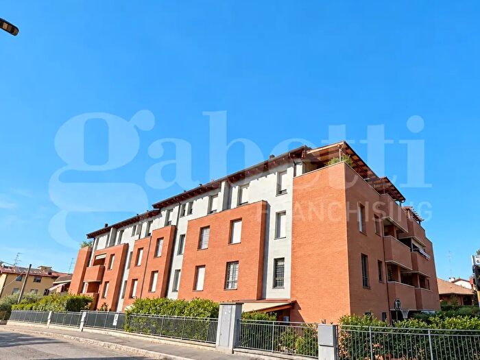 Appartamento trilocale in vendita in Via dell'Indipendenza, Zola Predosa