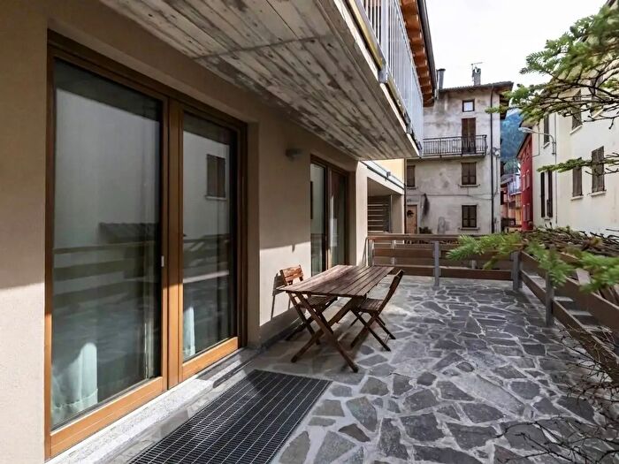 Appartamento trilocale in vendita in Vicolo Alpi, Ponte Di Legno