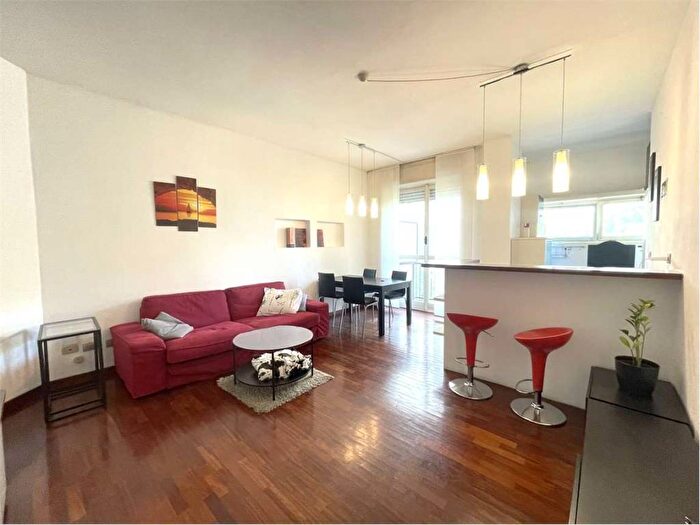 Appartamento trilocale in affitto in via Gustavo Modena, Indipendenza, Milano