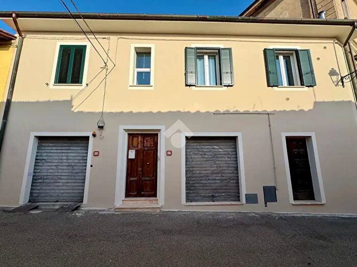 Appartamento con 5 locali in vendita in Via Torrigiana, Santa Maria A Monte