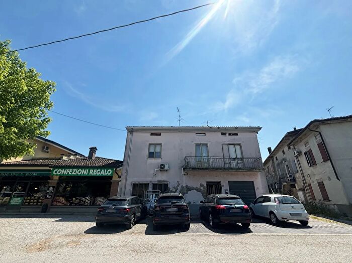 Casa con 5 locali in vendita in Strada Asolana, Colorno