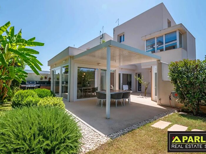 Casa quadrilocale in vendita in Marina di Ragusa, Ragusa