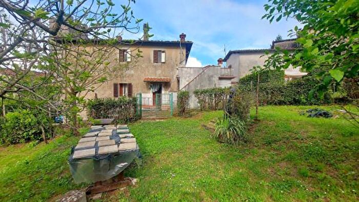 Appartamento con 6 locali in vendita in Pescaglia