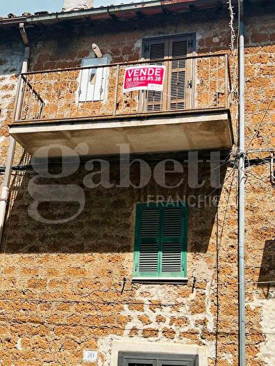 Appartamento quadrilocale in vendita in Via Costanzo Remoli Snc, Vejano