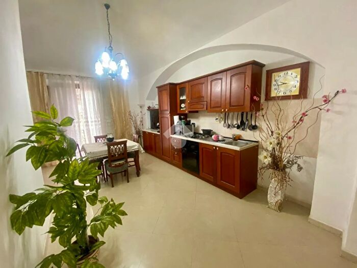 Appartamento trilocale in vendita in Corso Vercelli, Torino