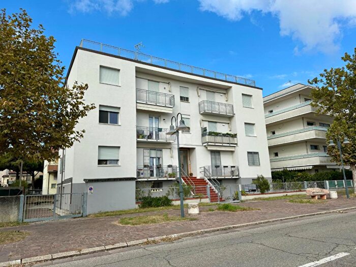 Appartamento trilocale in vendita in Via Lungomare, Ravenna